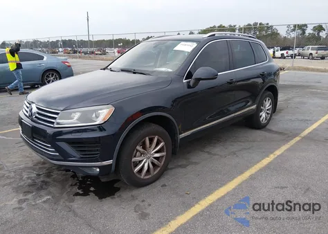 2015 Volkswagen Touareg Tdi Sport W/Technology z USA, uszkodzony, nr VIN WVGEP9BP0FD001551